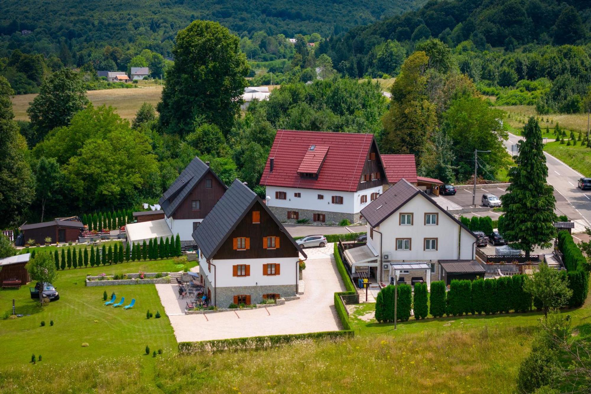 Green Lakes House Otel Mukinje Dış mekan fotoğraf