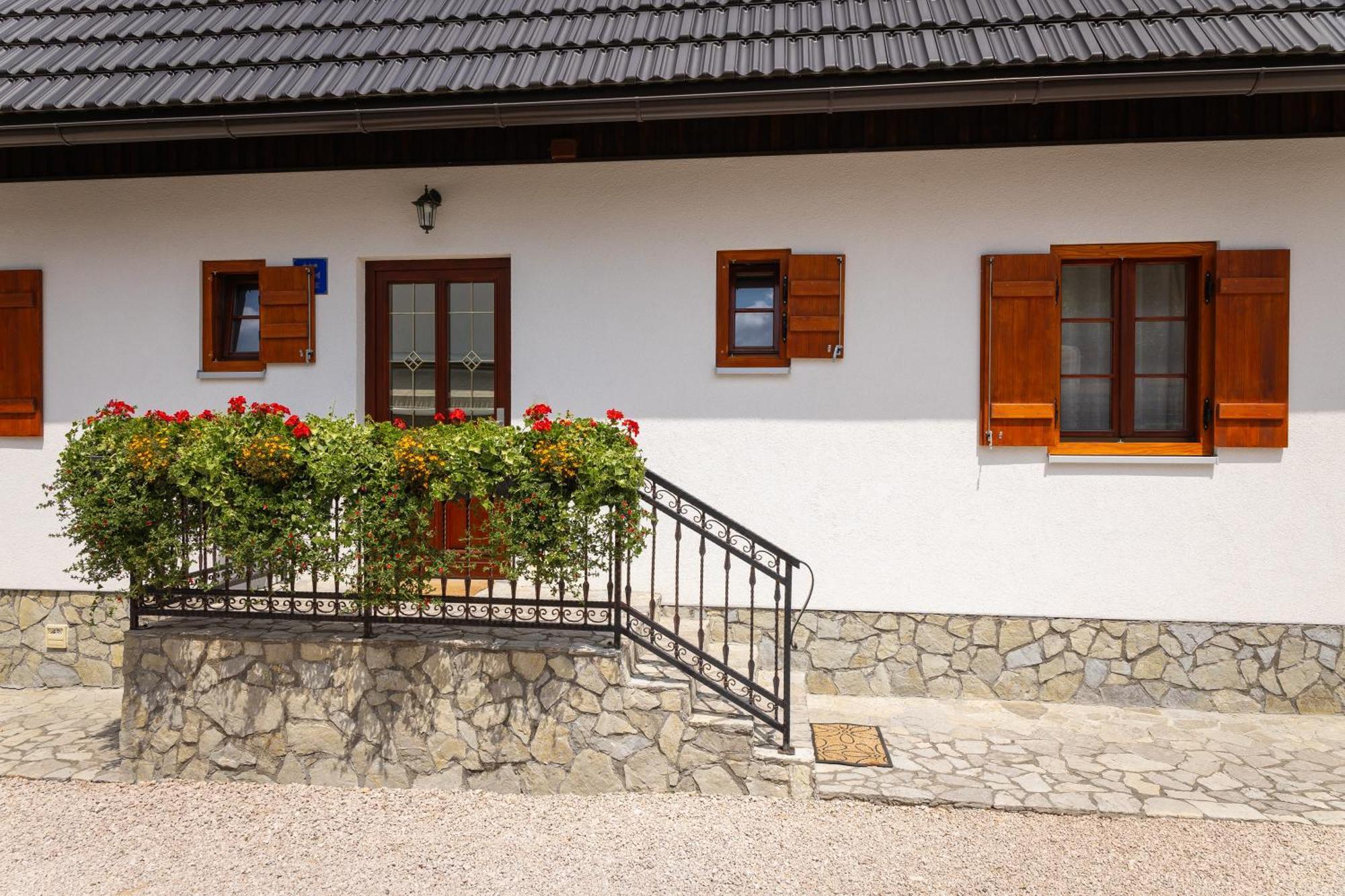 Green Lakes House Otel Mukinje Dış mekan fotoğraf